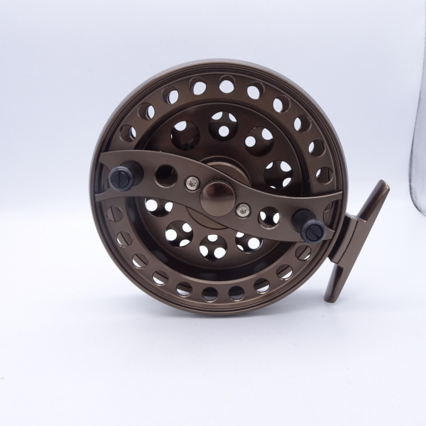 アヴェンタ VT1002